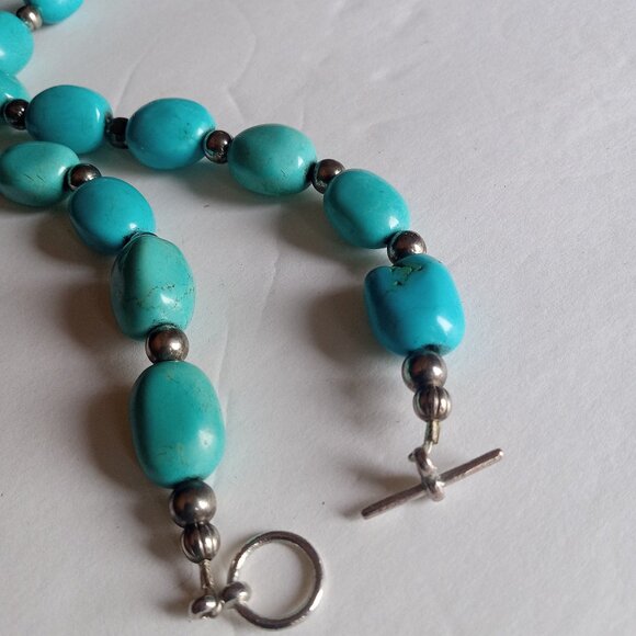 Genuine Vintage Native American Tumbled Turquoise and Silver Bead Necklace - Picture 2 of 9